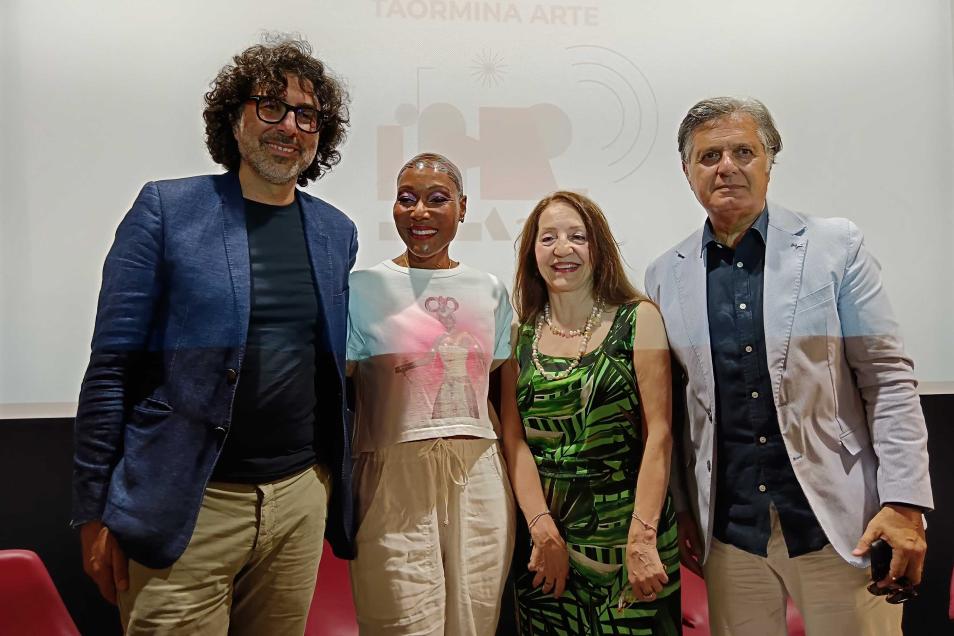 In foto da sinistra Piero Romano, Amii Stewart, Caterina Andò e Sergio Bonomo